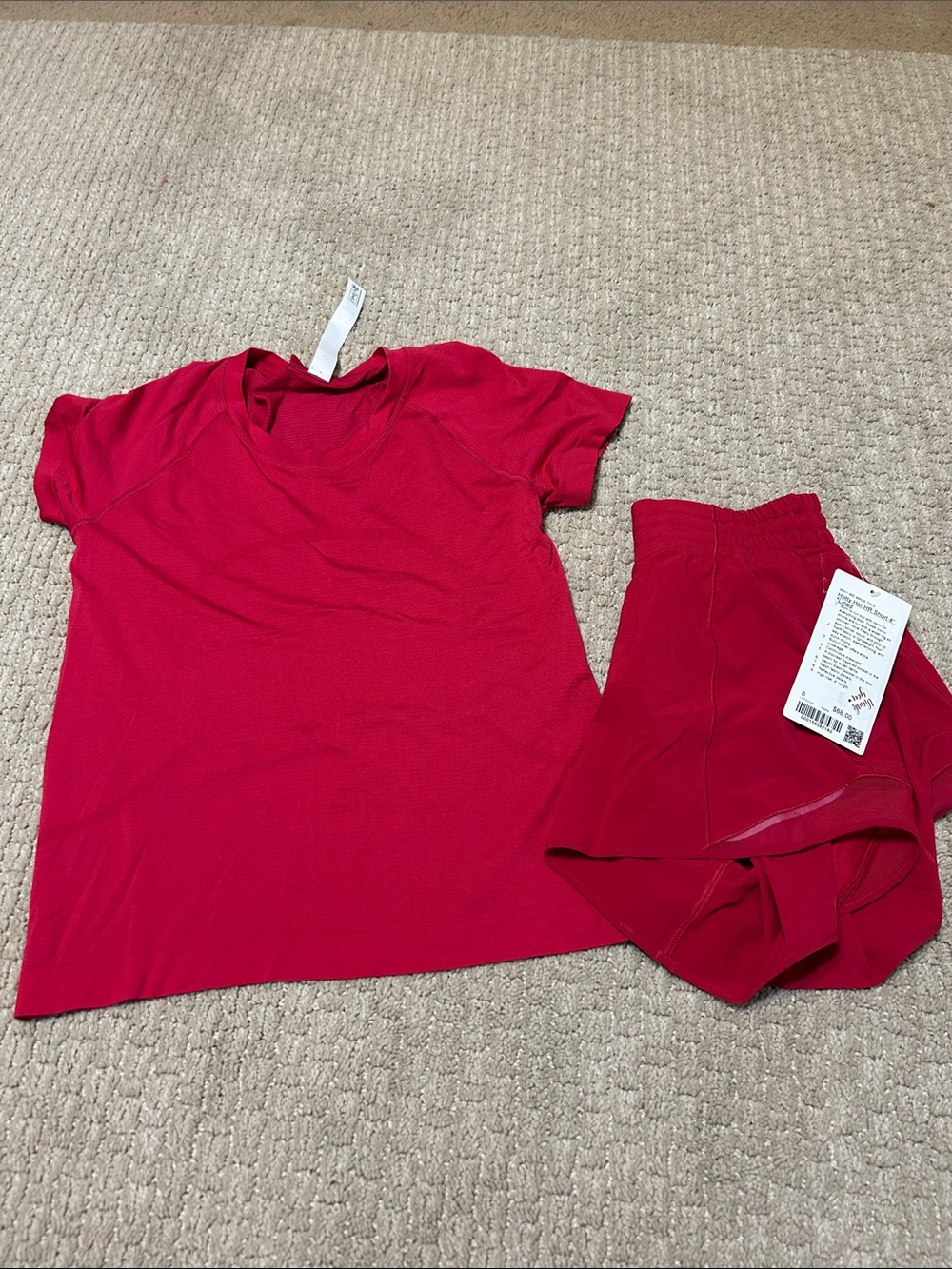 Lululemon swiftly and Hott hot set size 6/8 $136